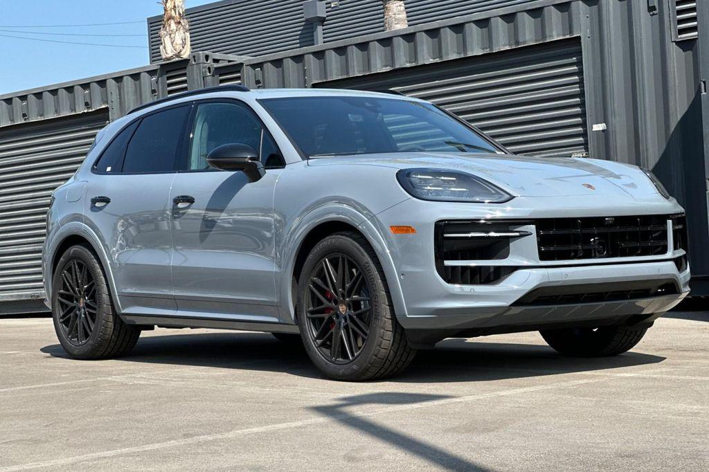 new 2025 Porsche Cayenne car, priced at $152,135