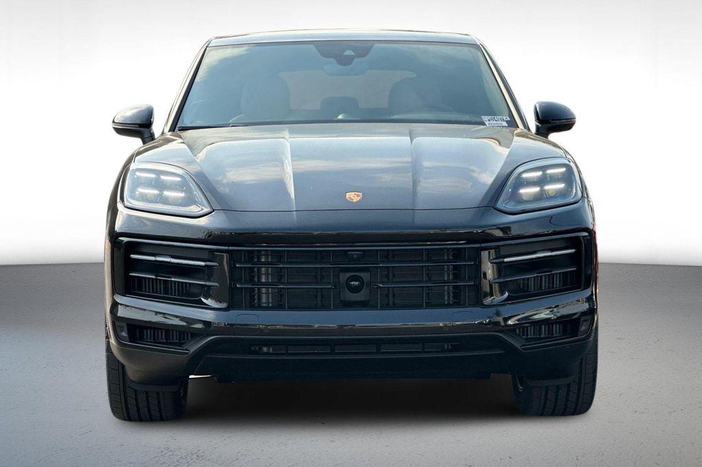 new 2025 Porsche Cayenne car, priced at $105,685