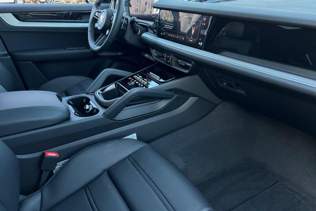 new 2025 Porsche Cayenne car, priced at $131,095
