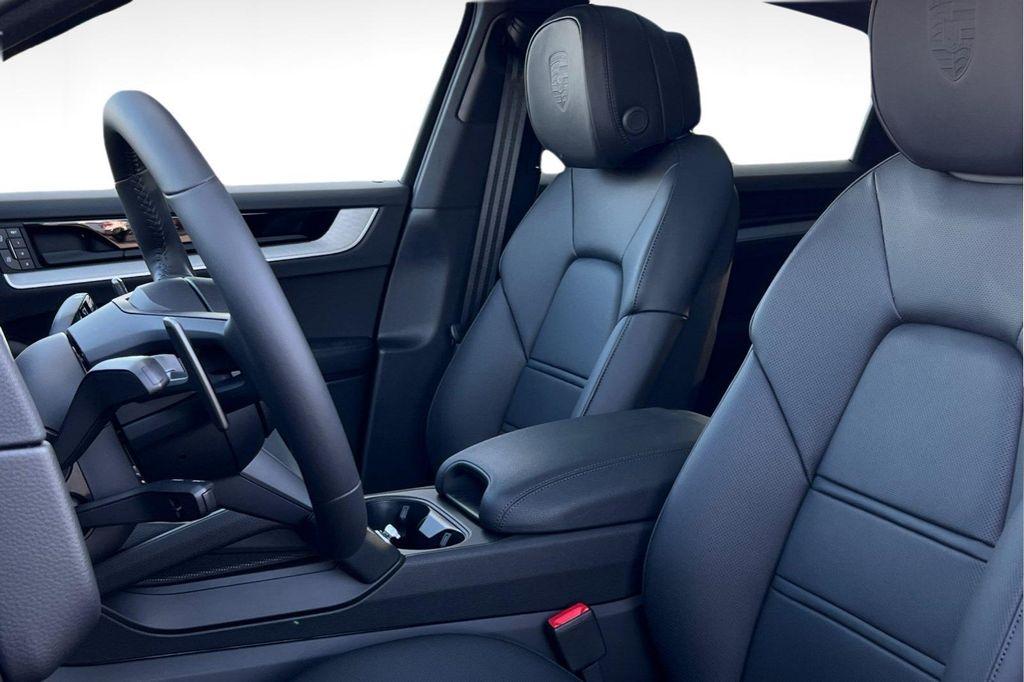 new 2025 Porsche Cayenne car, priced at $131,095