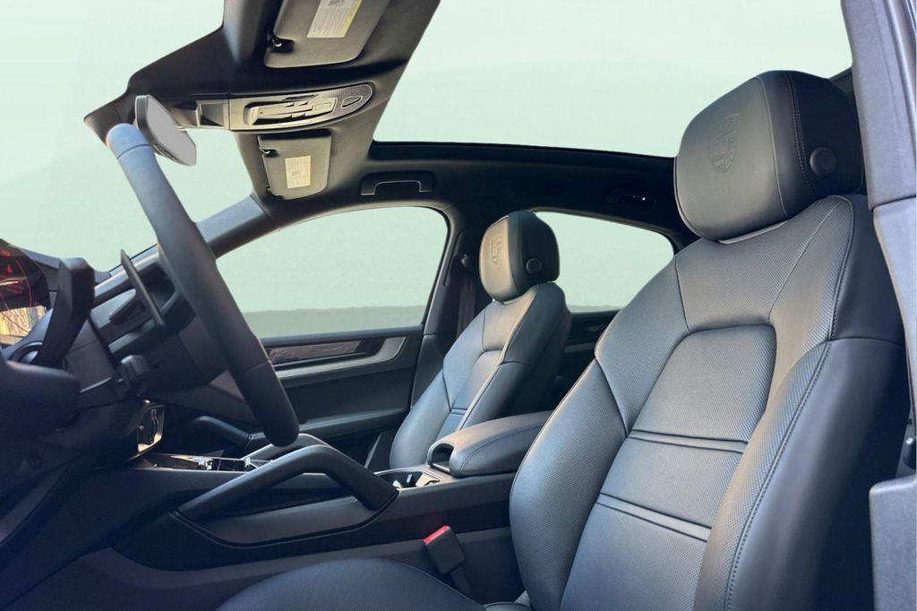 new 2025 Porsche Cayenne car, priced at $118,065