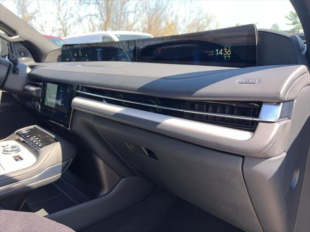 new 2025 Lincoln Navigator car, priced at $105,555