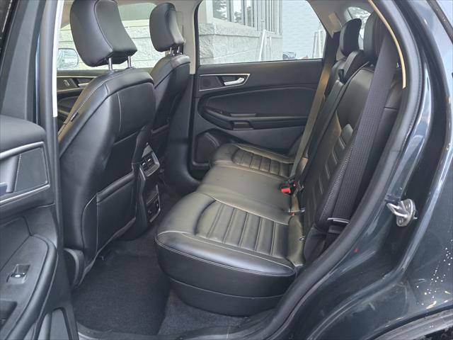 used 2024 Ford Edge car, priced at $30,000