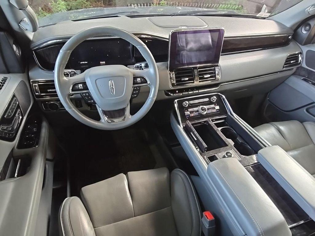 used 2019 Lincoln Navigator car, priced at $36,000