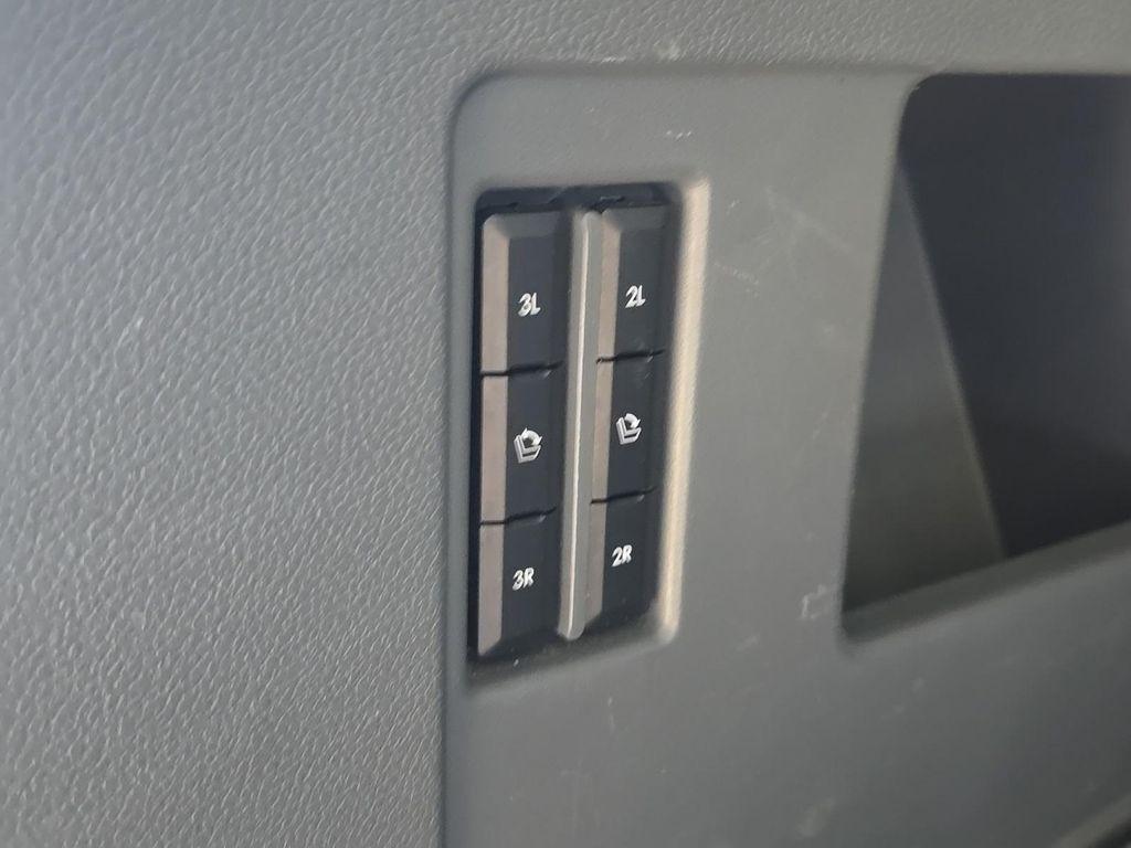 used 2019 Lincoln Navigator car, priced at $36,000