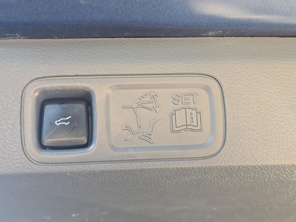 used 2019 Lincoln Navigator car, priced at $36,000