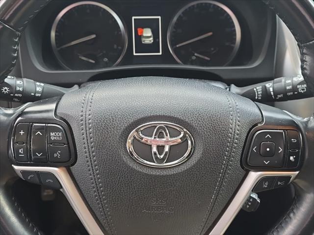 used 2019 Toyota Highlander car, priced at $28,500