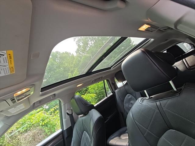 used 2022 Toyota Highlander car, priced at $42,998