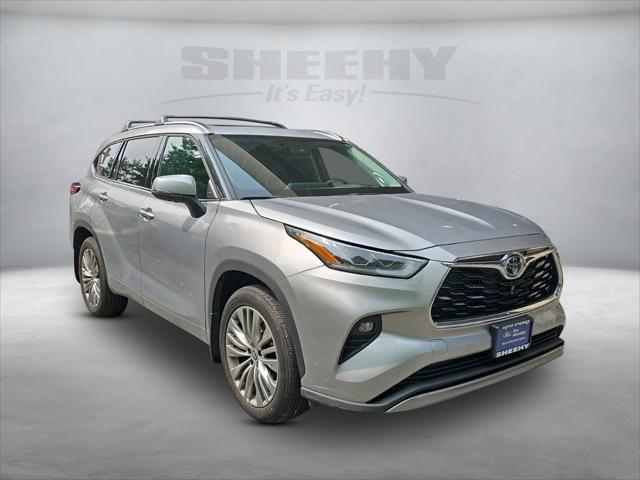 used 2022 Toyota Highlander car, priced at $42,998
