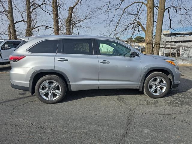 used 2016 Toyota Highlander car, priced at $18,995