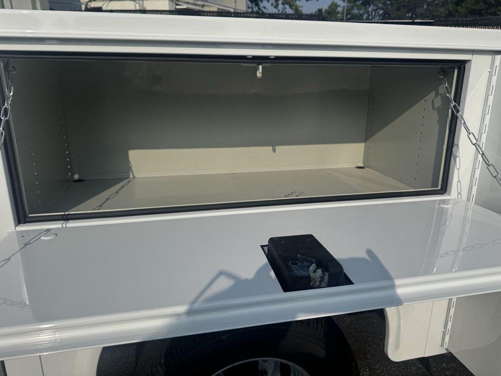 new 2025 Ford F-350 car, priced at $75,900