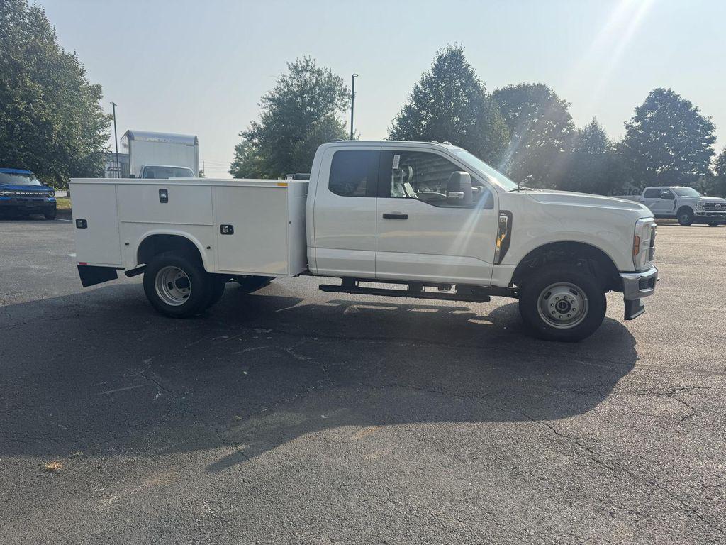 new 2025 Ford F-350 car, priced at $75,900