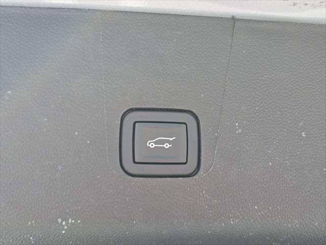 used 2023 Chevrolet Traverse car, priced at $35,350