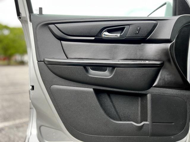 used 2017 Chevrolet Traverse car, priced at $11,875