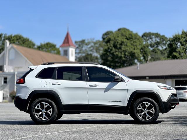 used 2015 Jeep Cherokee car, priced at $11,975