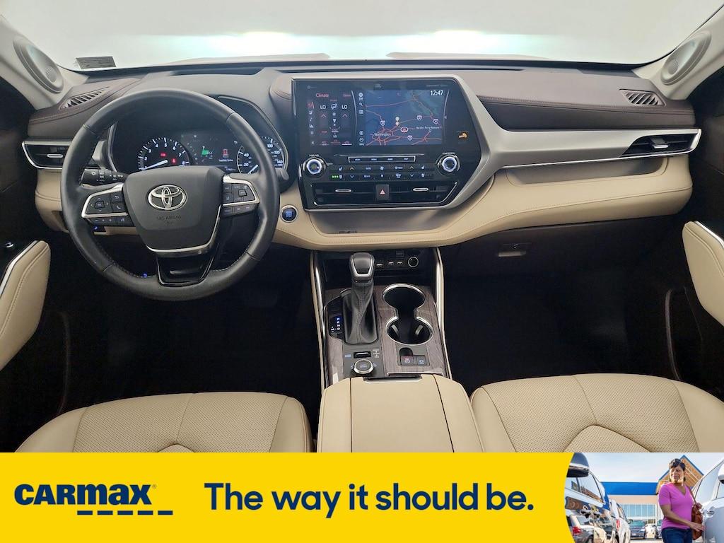 used 2021 Toyota Highlander car, priced at $44,998