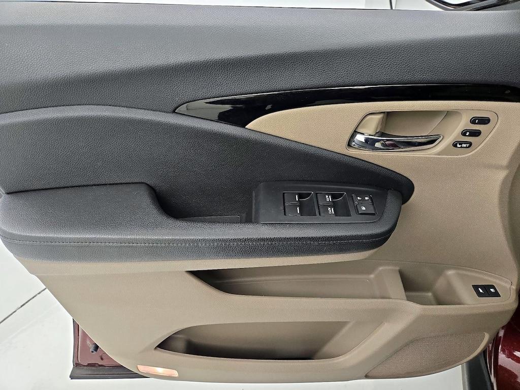 used 2022 Honda Pilot car, priced at $37,998