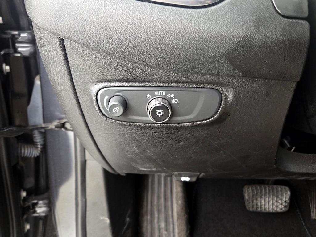 used 2022 Chevrolet Equinox car, priced at $19,998