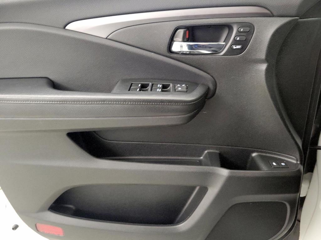 used 2021 Honda Pilot car, priced at $31,998