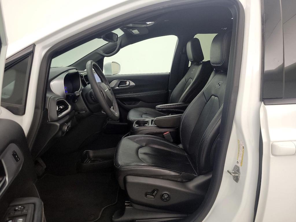 used 2022 Chrysler Pacifica Hybrid car, priced at $25,998