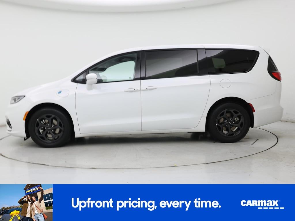 used 2022 Chrysler Pacifica Hybrid car, priced at $25,998