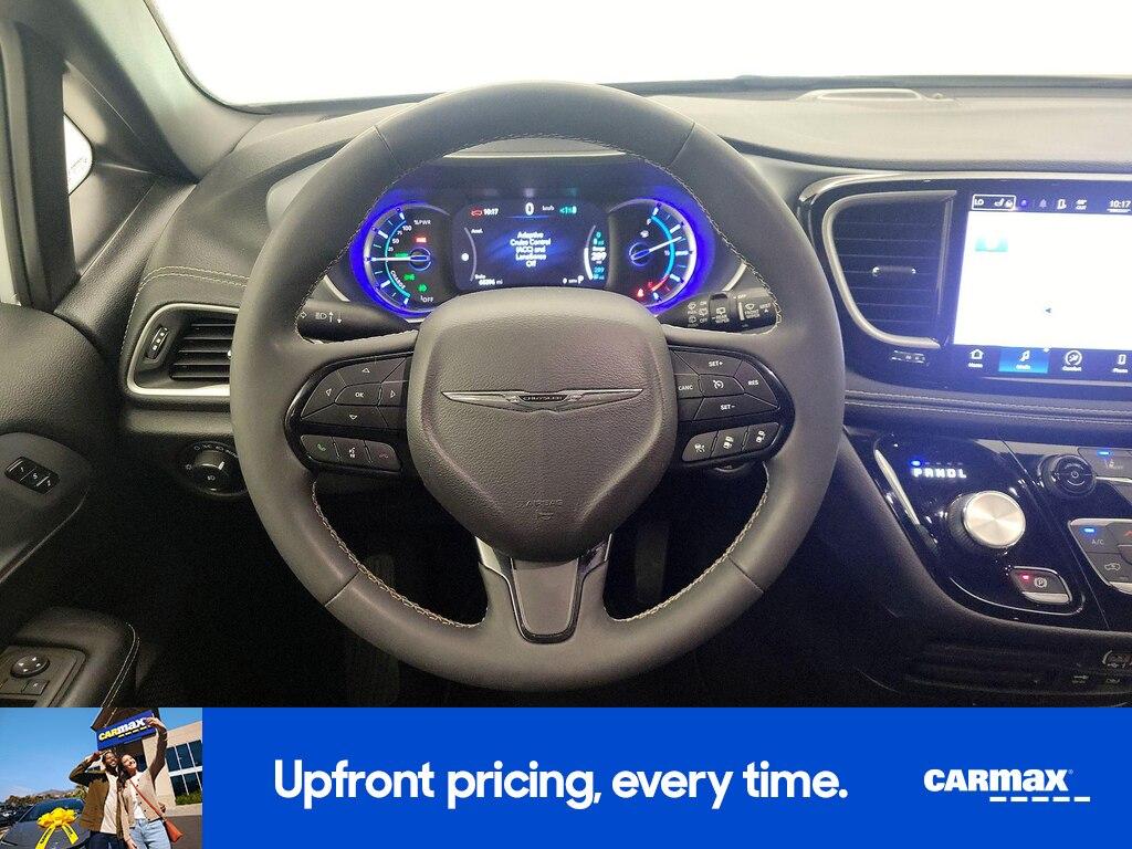 used 2022 Chrysler Pacifica Hybrid car, priced at $25,998