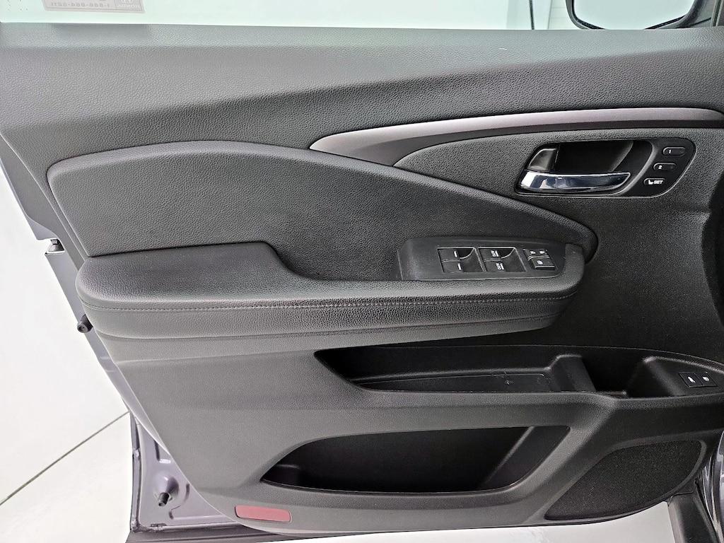 used 2021 Honda Pilot car, priced at $29,998