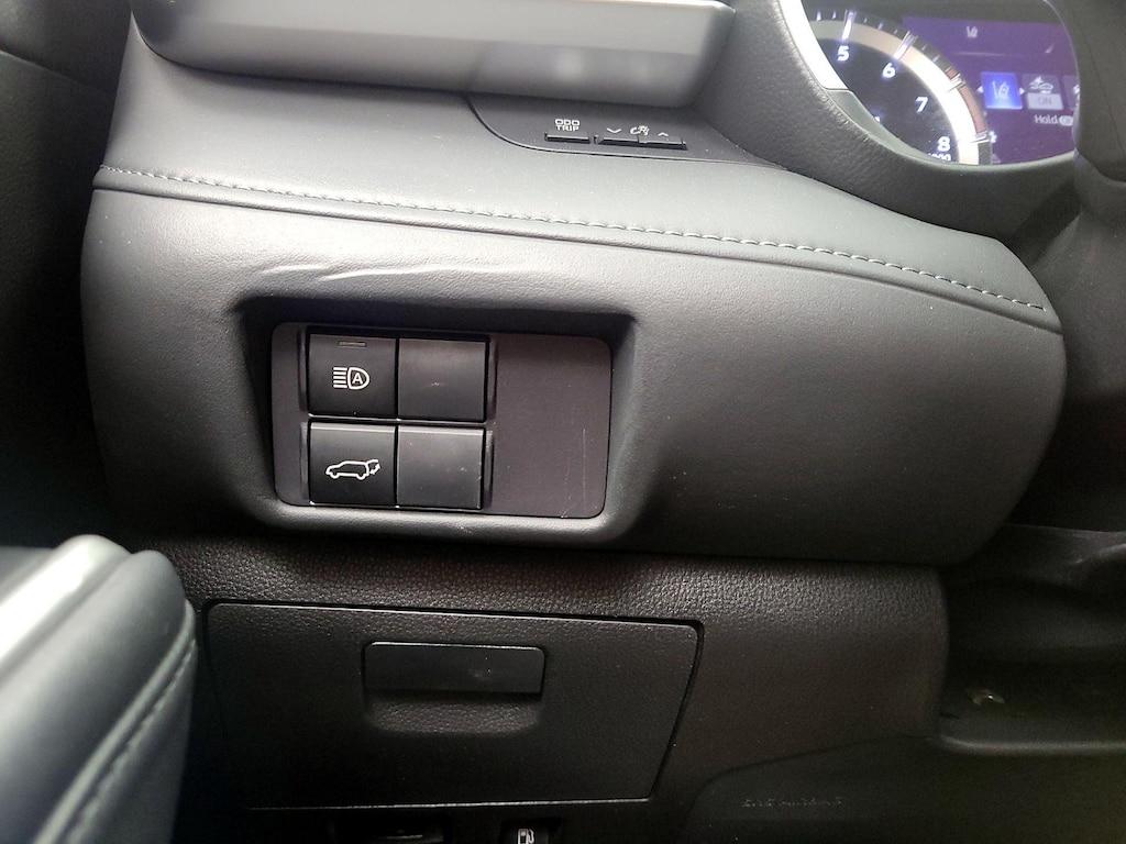 used 2022 Toyota Highlander car, priced at $34,998