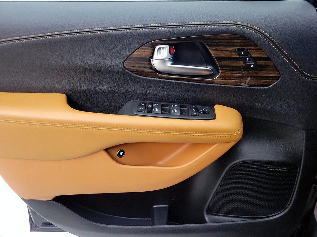 used 2023 Chrysler Pacifica Hybrid car, priced at $42,998