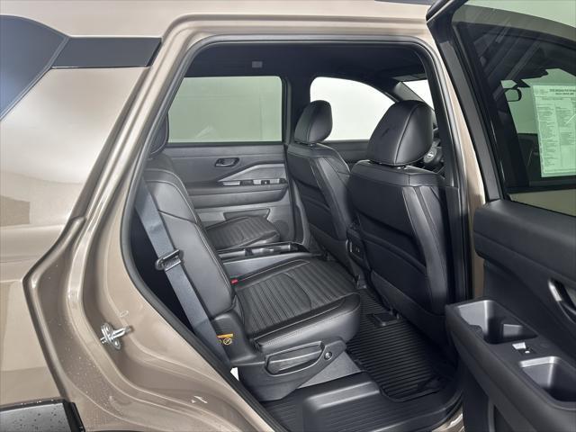 new 2025 Nissan Pathfinder car, priced at $45,999