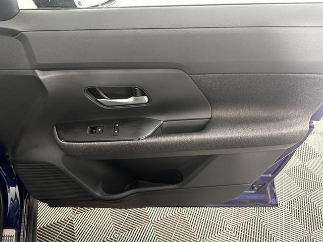 new 2025 Nissan Kicks car, priced at $28,025