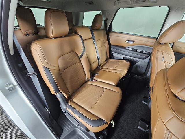 new 2025 Nissan Pathfinder car, priced at $46,395