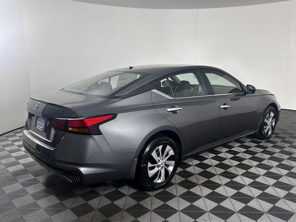 new 2025 Nissan Altima car, priced at $25,800