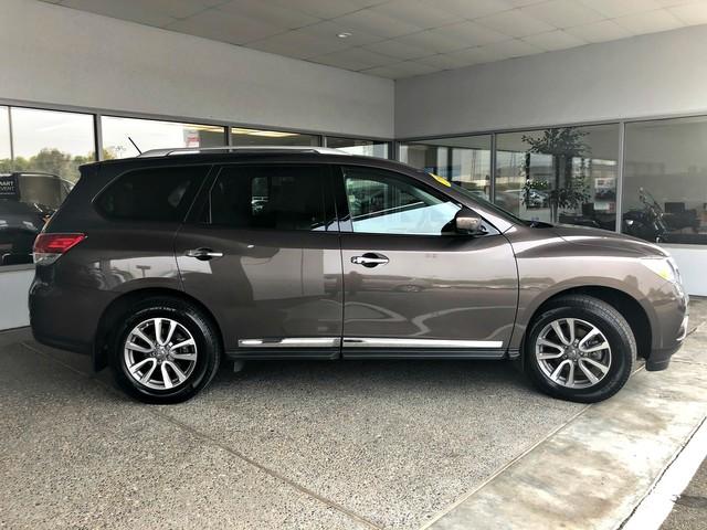 used 2016 Nissan Pathfinder car