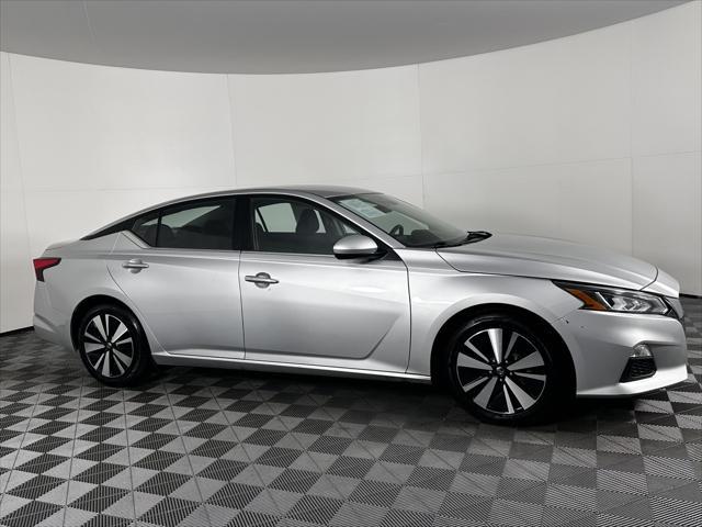 used 2022 Nissan Altima car, priced at $18,999