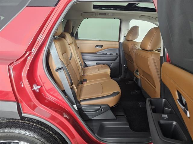 new 2025 Nissan Pathfinder car, priced at $47,020