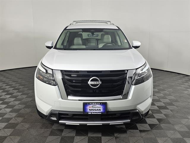 new 2025 Nissan Pathfinder car, priced at $39,925