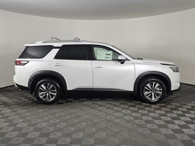 new 2025 Nissan Pathfinder car, priced at $39,925