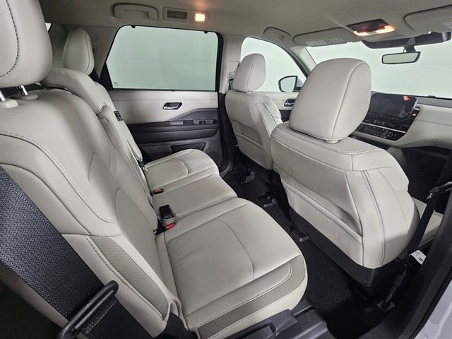 new 2025 Nissan Pathfinder car, priced at $39,925