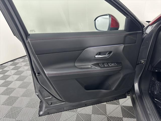 new 2025 Nissan Kicks car, priced at $30,239