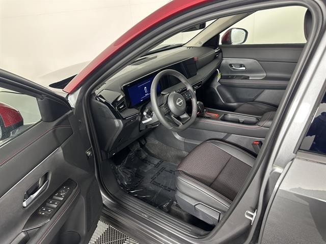 new 2025 Nissan Kicks car, priced at $29,020