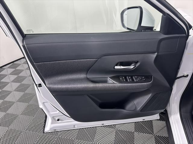 new 2025 Nissan Kicks car, priced at $26,430