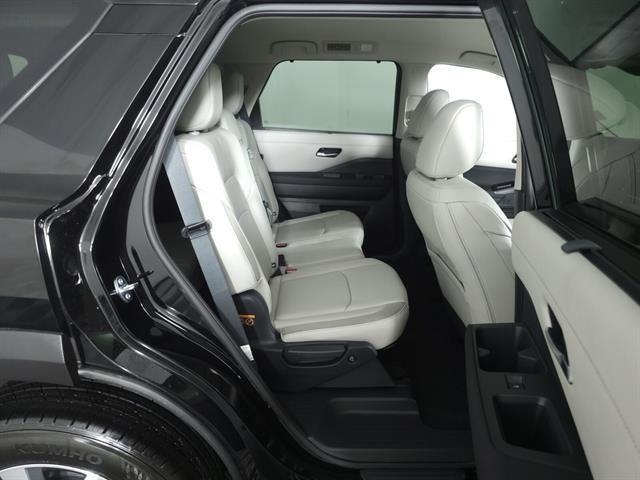 new 2025 Nissan Pathfinder car, priced at $39,475