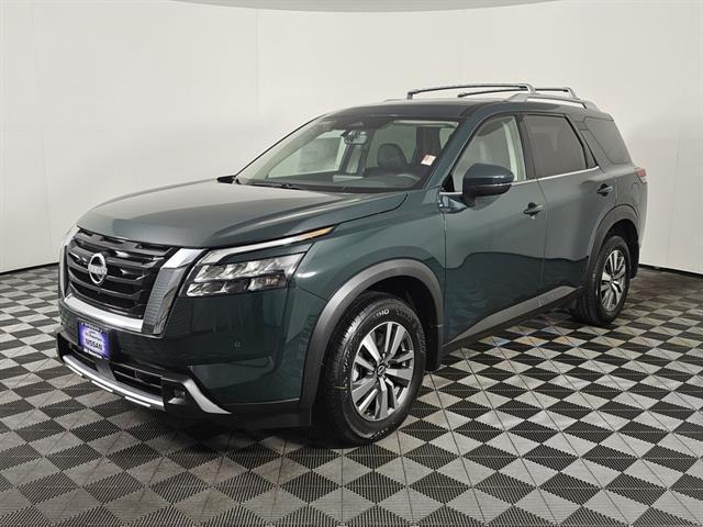 new 2025 Nissan Pathfinder car, priced at $40,295