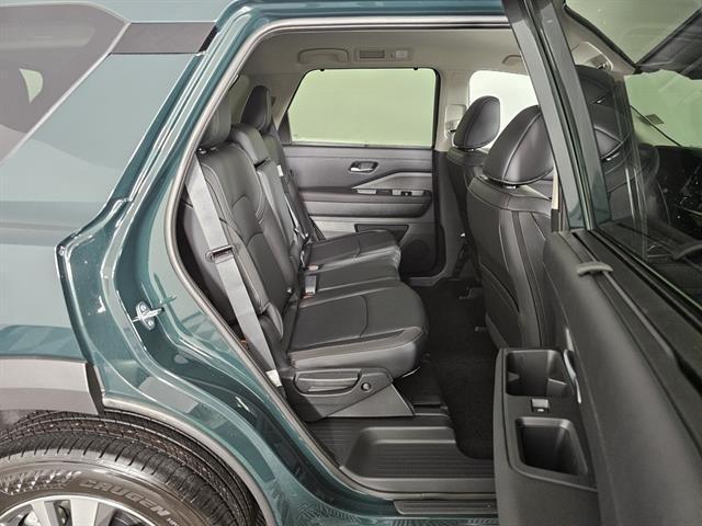 new 2025 Nissan Pathfinder car, priced at $40,295