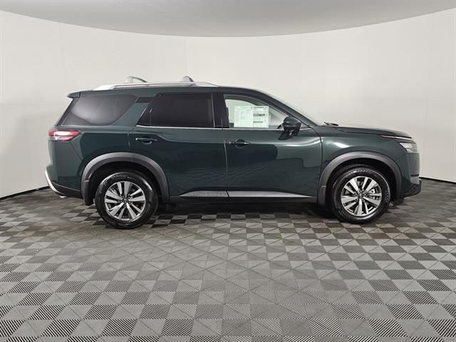 new 2025 Nissan Pathfinder car, priced at $40,295