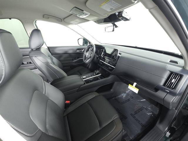 new 2025 Nissan Pathfinder car, priced at $40,295