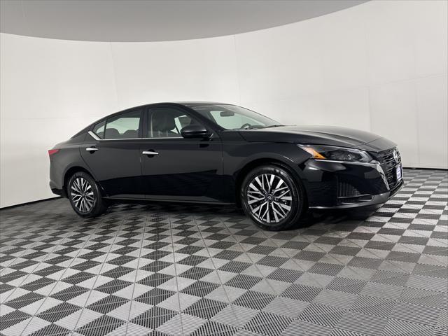 new 2025 Nissan Altima car, priced at $27,999