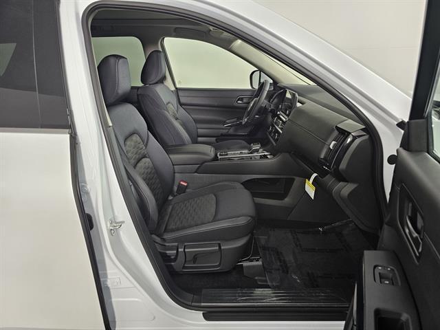 new 2025 Nissan Pathfinder car, priced at $38,815