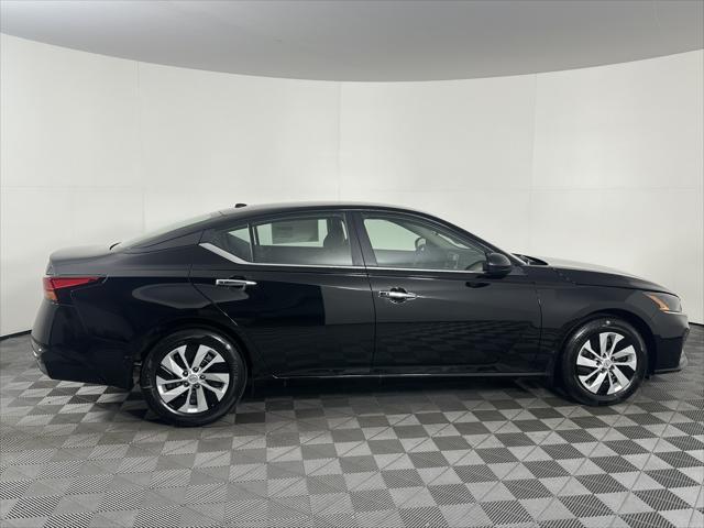 new 2025 Nissan Altima car, priced at $27,999